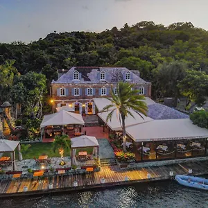 https://admirals-inn-and-gunpowder-suites-english-harbour.comcaribbean.com