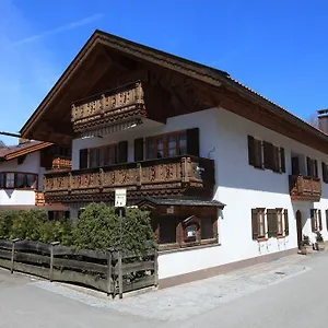 https://ferienhauser-werdenfels.com-bavaria.com