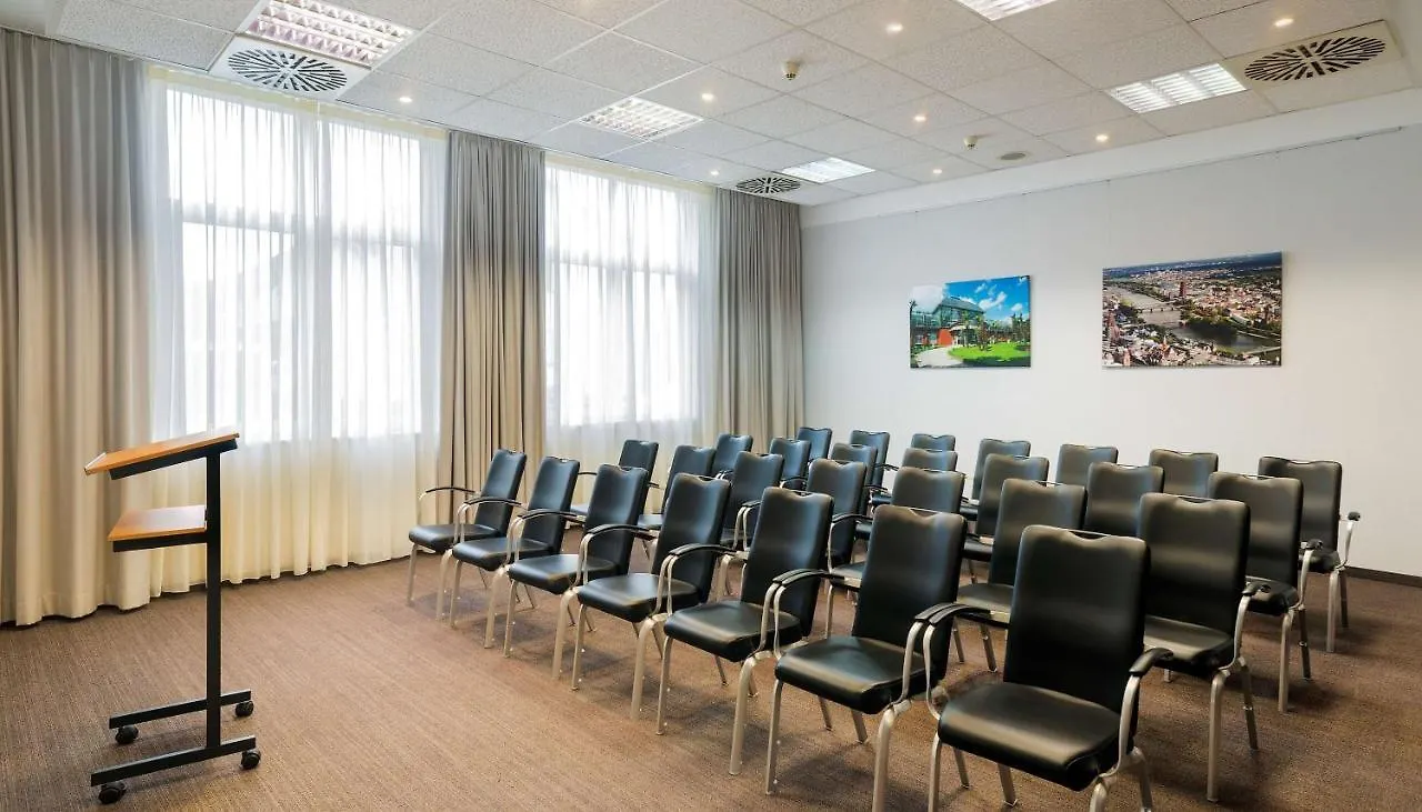 Nh Frankfurt Airport West Hotel Raunheim 4*,